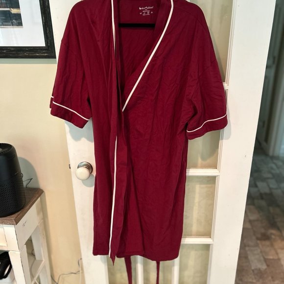 Knee Length Robe - Picture 3 of 4